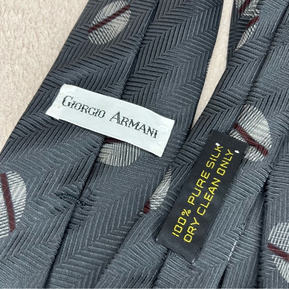 Giorgio Armani 100% Silk Men’s Tie-Gray/Maroon-Luxury-Designer-Businessman-CEO - Picture 5 of 7